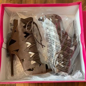 Shoe Dazzle dark taupe, over the ankle heels